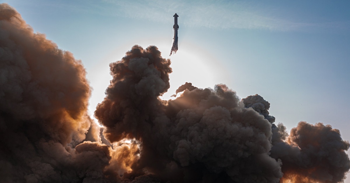 지난 20일 스페이스X에서 발사한 우주선은 상공에서 폭발했다. (사진 SpaceX 트위터 계정)/뉴스펭귄