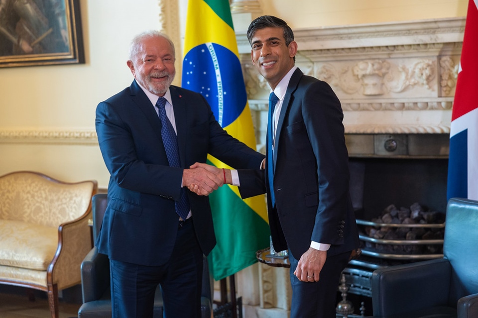 5월 6일 리시 수낵 영국 총리가 룰라 브라질 대통령과 만나 아마존 기금에 8000만파운드를 기부하기로 약속했다. (사진 리시 수낵 영국 총리 공식 트위터)/뉴스펭귄