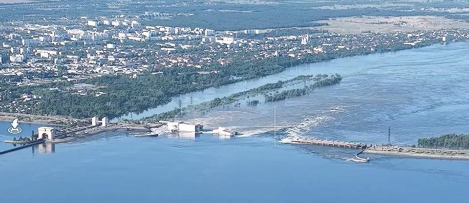 파괴된 카호우카 댐 모습. (사진 Ecoaction 트위터)/뉴스펭귄