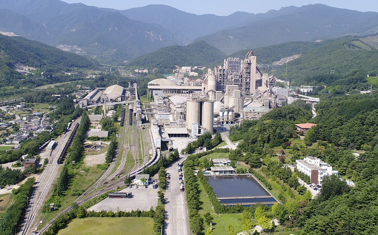 쌍용씨앤이 동해공장 전경. (사진 쌍용씨앤이 홈페이지)/뉴스펭귄