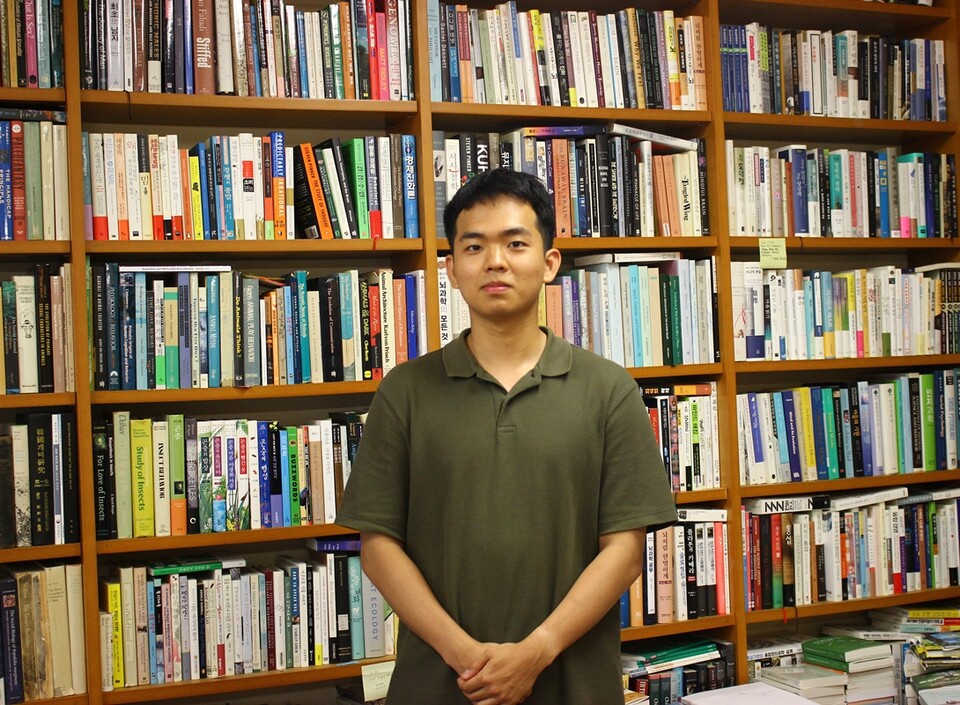 생명다양성재단 성민규 연구원. (사진 박연정 기자)/뉴스펭귄