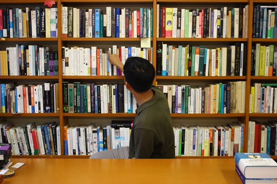 생명다양성재단 성민규 연구원. (사진 박연정 기자)/뉴스펭귄