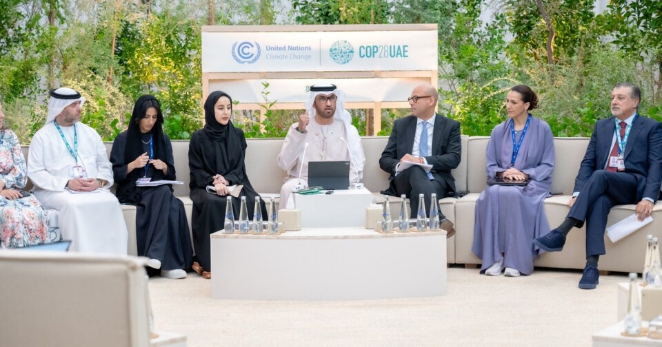COP28 리더십팀은 유엔기후변화협약 경영진과 함께 기자회견을 열어 30일 개최되는 COP28에 대해 설명했다. (사진 COP28 UAE 공식 페이스북)/뉴스펭귄