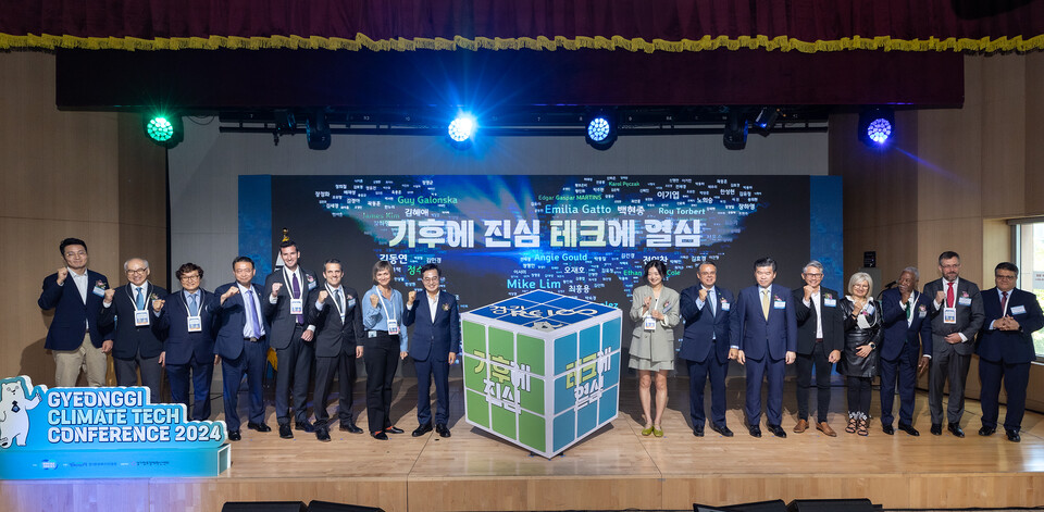 김동연 경기도지사가 “기후위기에 대한 대응이 단순한 위기 대응이 아니라 앞으로의 산업 지도와 인류의 문명을 바꿀 전환점이 될 것”이라고 말했다. (사진 경기도청)/뉴스펭귄