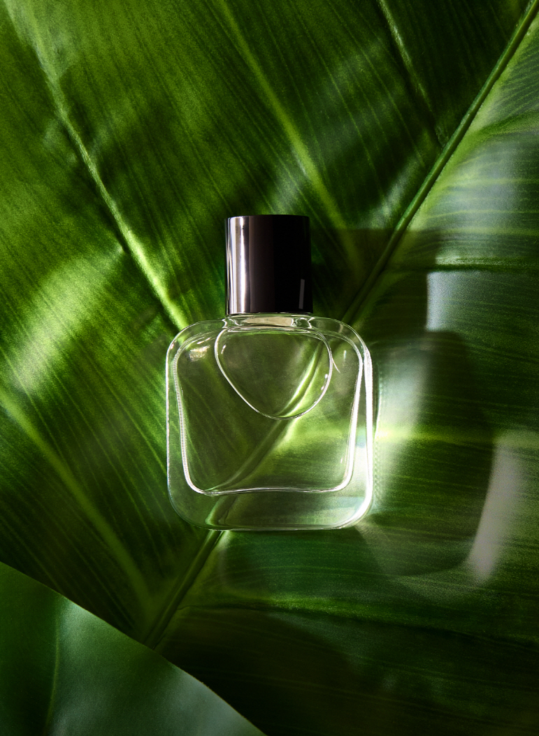 LG화학이 100% 바이오 3HP를 기능성 화장품 원료로 최초 적용하고 관련 제품을 개발하겠다고 밝혔다. 사진은 관련 홍보를 위해 촬영하 연출컷. (사진 LG화학)/뉴스펭귄