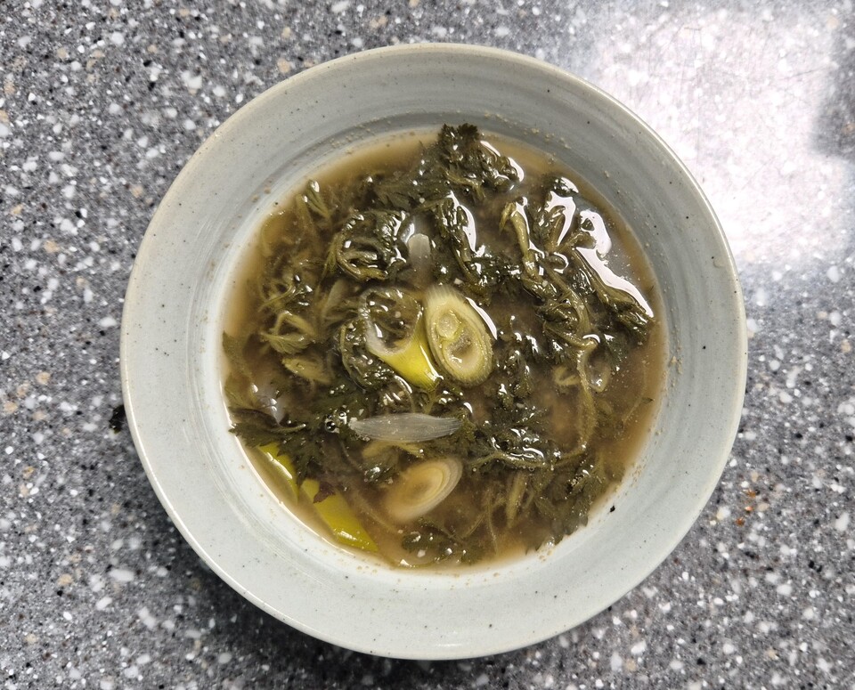 쑥국 (사진 이강운 대기자)/뉴스펭귄