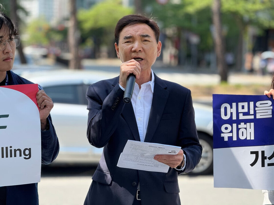 포항 홍게잡이 어민 김진만 구룡포연안홍게선주협회장. (사진 기후솔루션)/뉴스펭귄