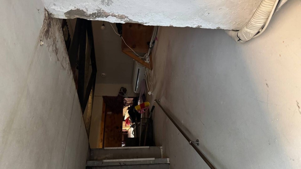 복도에 설치된 에어컨. (사진 우다영 기자)/뉴스펭귄