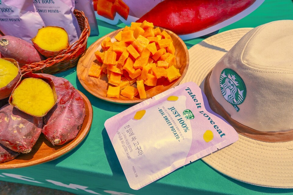 전북 고창 고구마로 만든 스타벅스 '한 입에 쏙 고구마'. (사진 스타벅스)/뉴스펭귄