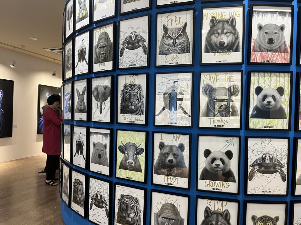 고상우 작가의 머그샷 동물 작품들. (사진 이수연 기자)/뉴스펭귄