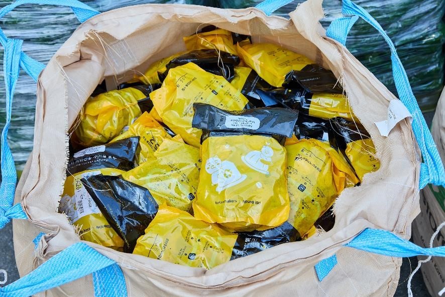 네스프레소 ‘커피캡슐 새가버치 프로젝트 2탄’에서 수거된 재활용 봉투. (사진 네스프레소)/뉴스펭귄