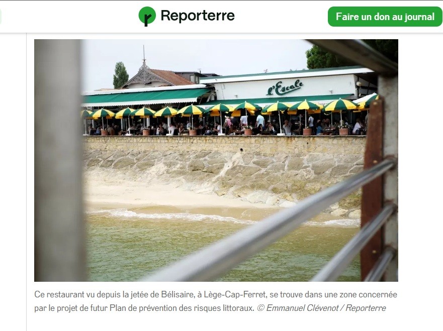 르포르테르가 9월 6일 보도한 기사 속 이미지. 사진 속 장소가 레쥬-카프페레(Lège-Cap-Ferret)해안 위험 예방 계획(PPRL) 대상 구역에 포함된 곳이라는 사진 설명이 적혀 있다. (사진 르포르테르 홈페이지)/뉴스펭귄