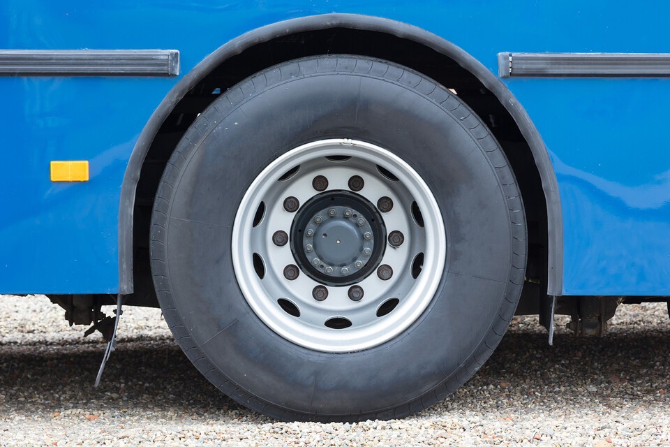 전면 무상버스를 시행한 15개 지역이 투입한 평균 비용은 7억 3,000만 원으로. 1인당 1만 4,868원 수준이다. (사진 클립아트코리아)/뉴스펭귄