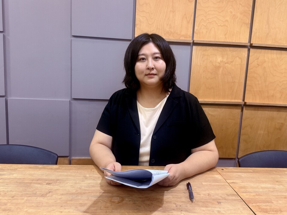 안현진 활동가는 재활용 선별작업에 대해서 “가사노동처럼 우리 사회에 존재하지만 사회적으로 인정받지 못한 ‘지워진 노동’”이라고 말했다. (사진 곽은영 기자)/뉴스펭귄