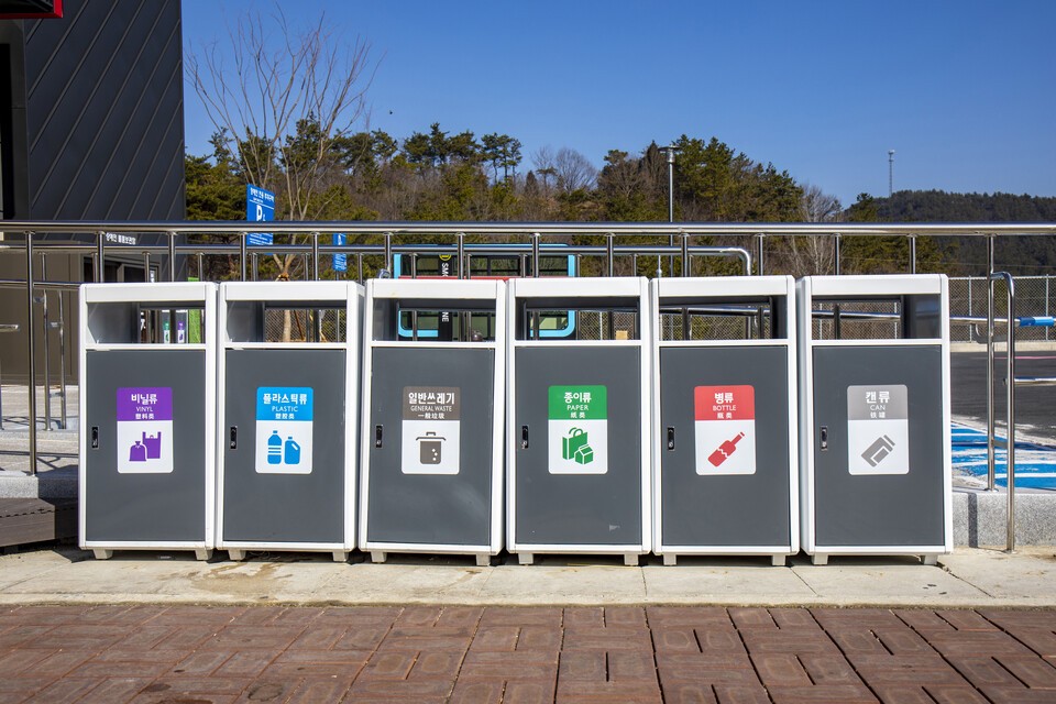 명절 선물 포장재들은 분리배출이 복잡하다. 이중포장, 복합재질이 많은 탓이다. 사진은 독자 이해를 돕기 위한 것으로 기사 속 내용과 관련 없음 (사진 클립아트코리아)