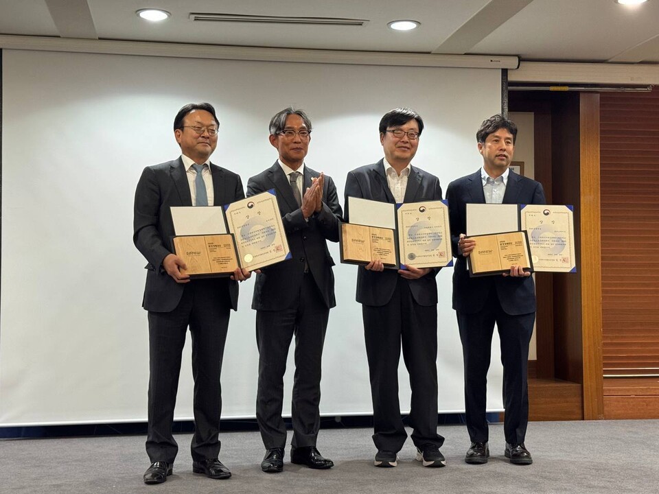 '2025 환경경제대상' 시상식에서는 네오메이션, 유니슨, 서대문구가 ESG경영 및 지속가능사회 구축 공로를 인정받아 수상했다. (사진 우다영 기자)/뉴스펭귄