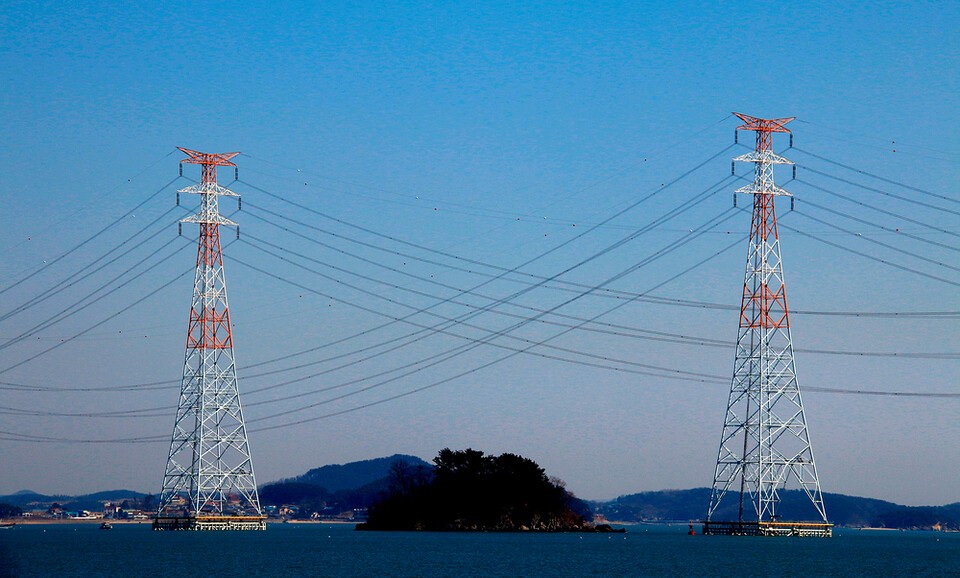 유럽연합은 2030년대 초반까지 석탄 퇴출을 공식화했고, 미국은 인플레이션감축법(IRA)을 통해 청정에너지 투자에 천문학적 자금을 투입하고 있다. 사진은 독자 이해를 돕기 위한 이미지. (사진 클립아트코리아)/뉴스펭귄