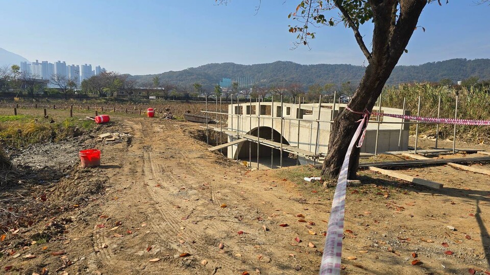 공사 현장. (사진 제보자 제공)/뉴스펭귄