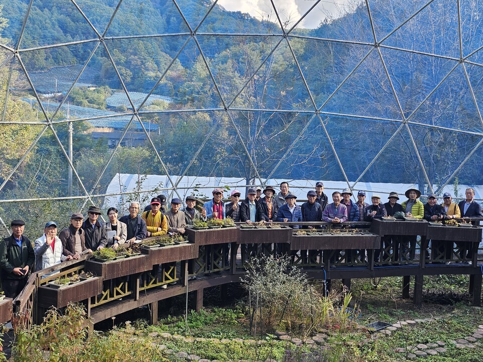 기념사진. (사진 이강운 대기자)/뉴스펭귄