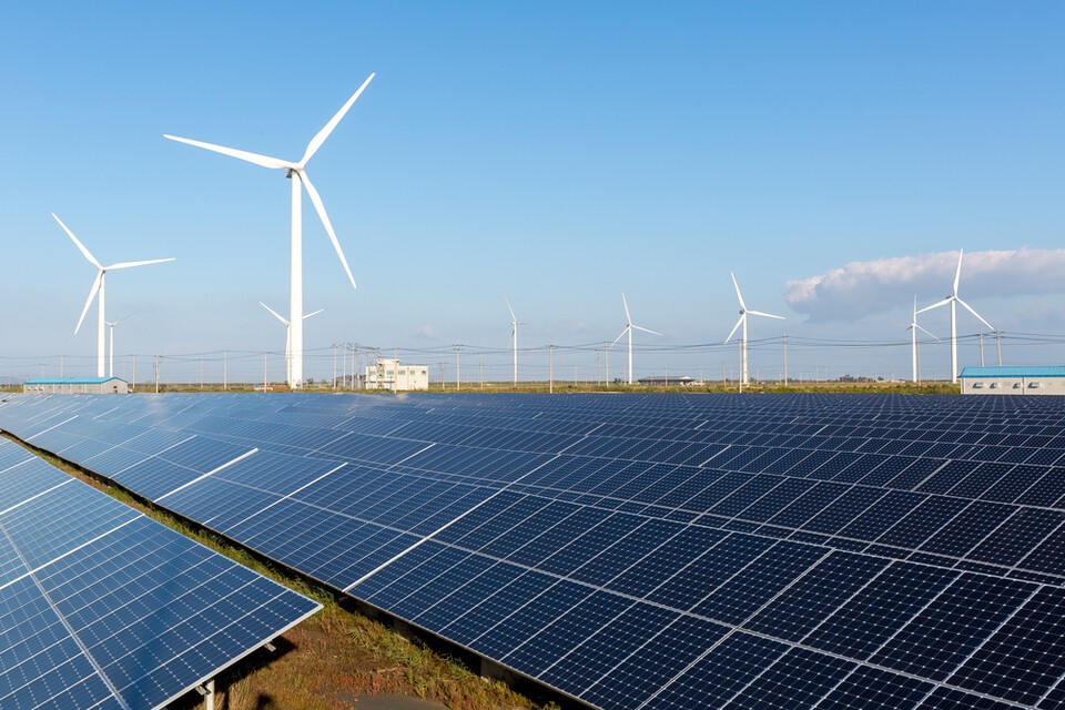 화석연료를 청정에너지로 전환하면 국내 일자리가 약 두 배 가까이 증가할 것이라는 주장이 제기됐다. (사진 클립아트코리아)/뉴스펭귄