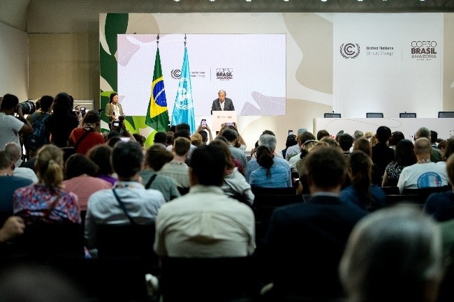 11월 20일 COP30 블루존 공식 행사에 참여한 안토니우 구테흐스 UN 사무총장이 연설하는 모습. (사진 WWF제공)/뉴스펭귄